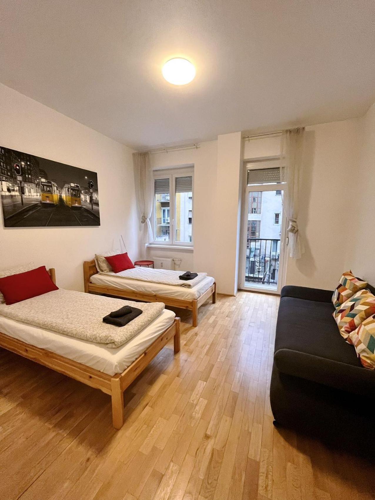 Boutique Family Apartment In The Heart Of City Budapest Esterno foto